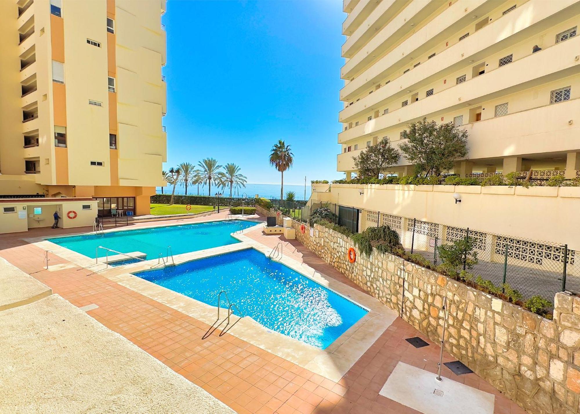 Great On The Beachfront In The Center Of Lägenhet Marbella